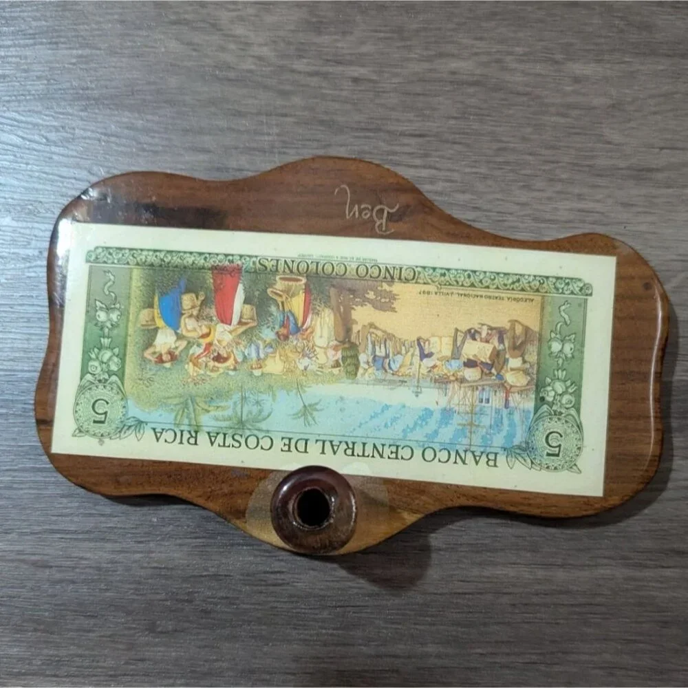 Wooden Costa Rica 5-Colones Souvenir Plaque With Pipe Holder Engraved “Ben” Vint